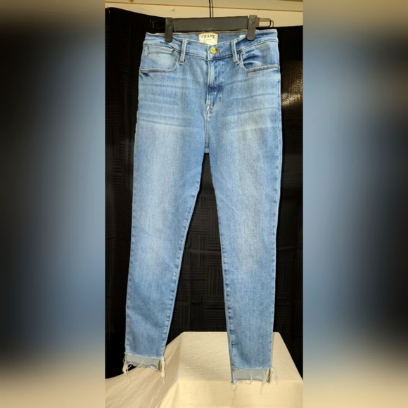 Frame Denim Denim - EUC Frame Denim Light Blue Straight Leg Jeans